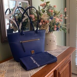 DOONEY AND BOURKE BEACON ZIP TOTE!! French blue. Excellent pre owned condition!!